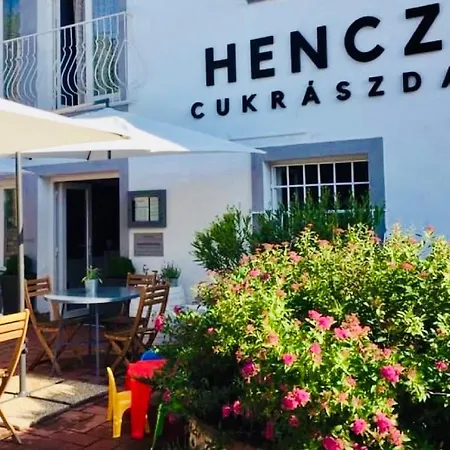 Gasthof Hencz Vendeghaz Balatonakarattya